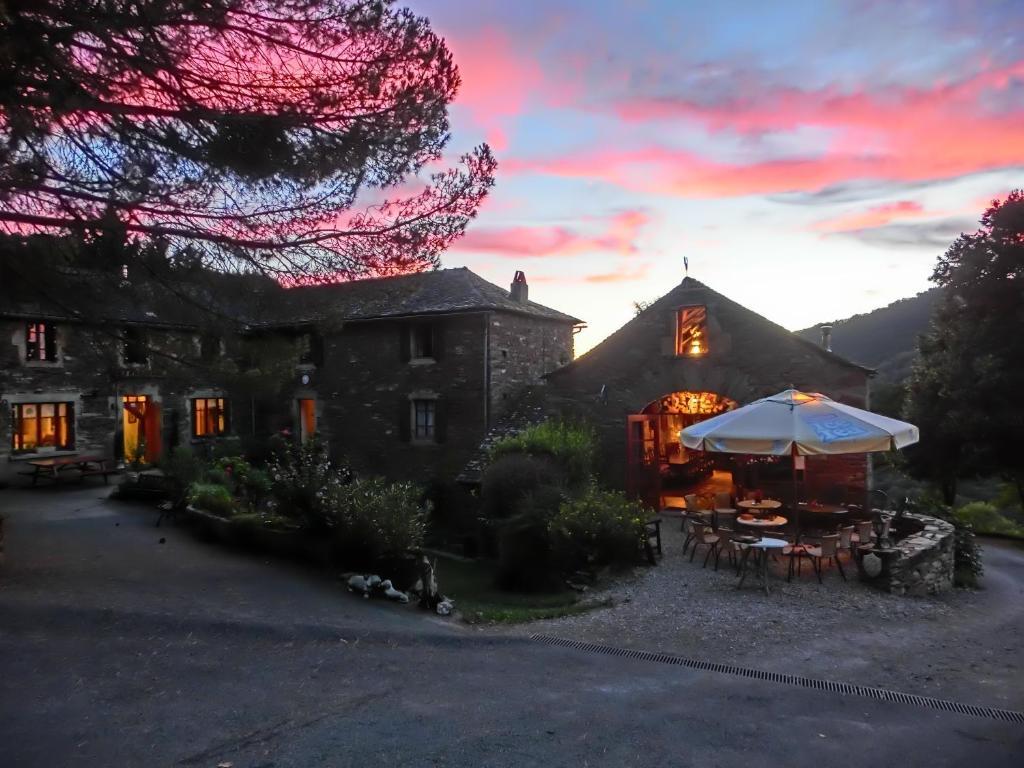 Hotel Domaine La Libaudie La Bastide-Solages Esterno foto